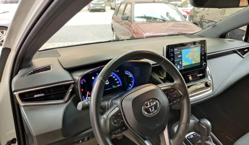 Toyota Corolla Hybrid completo